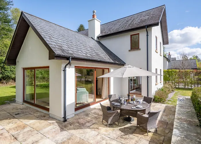 Large Home To Sleep 8 In Kenmare. Free Use Of Pool Onsite