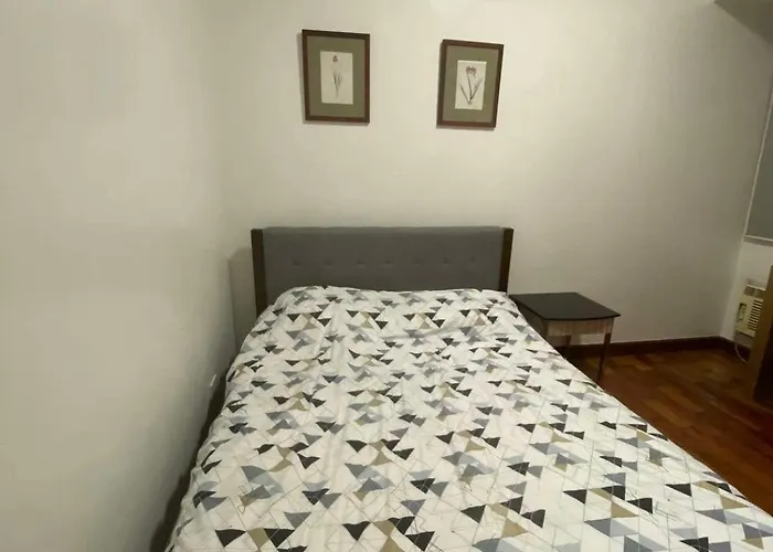 Aparthotel Mosaic Tower by LuxuReich Makati City