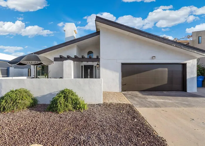 Stylish Cottage Villa Pool Sauna Hottub Phoenix