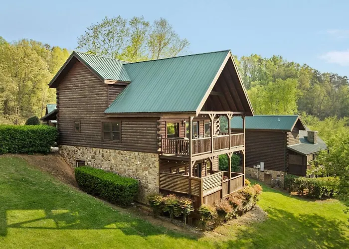 Villa Smoky Moonshine Manor W Hot Tub! Pigeon Forge
