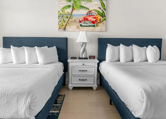 Modern & Updated Oceanview Studio! Sleeps 4! Landmark 523 Myrtle Beach