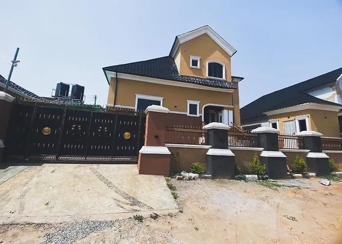 E-Vac Homes Exquisite Holiday Home Abuja
