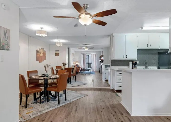 Arizona Southwest Decor - Between Phoenix And Old Town Scottsdale At Spengler Condos Condo