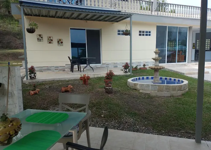 Casa Campestre En Condominio En Anapoima