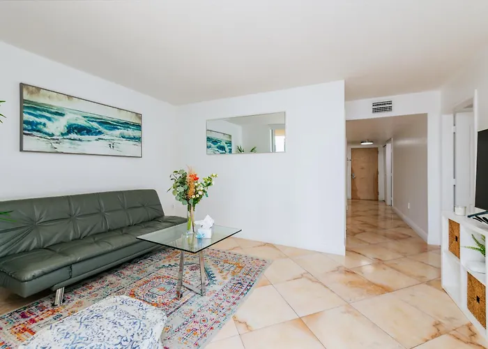 Amazing 2 Bedroom Apt At Brickell, Free Parking Miami