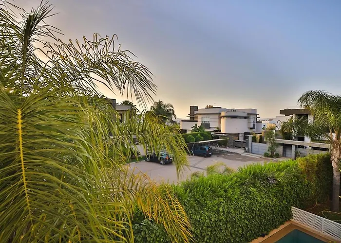 Villa Familiale Moderne Avec Piscine Fès