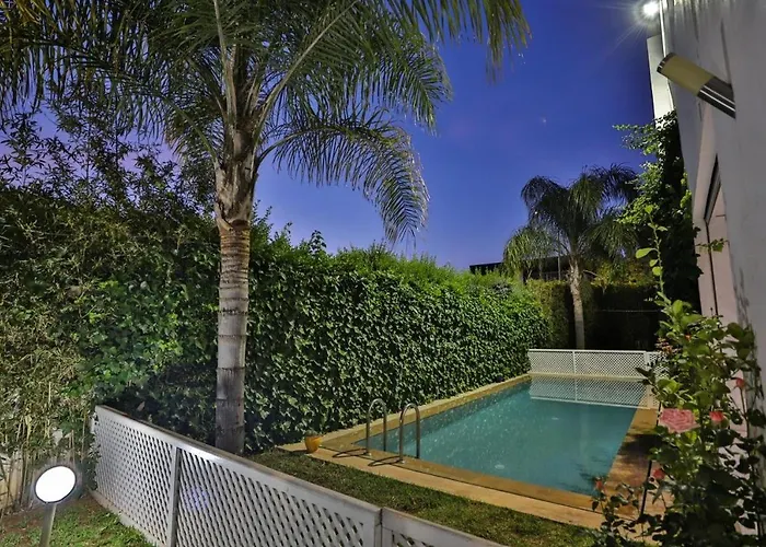 Villa Familiale Moderne Avec Piscine Fès