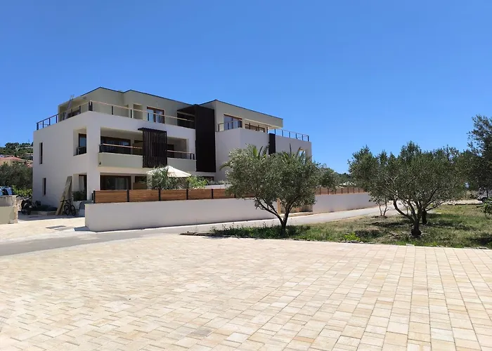 Villa Lojena - Luxury Getaway With Jacuzzi Id 117 Murter