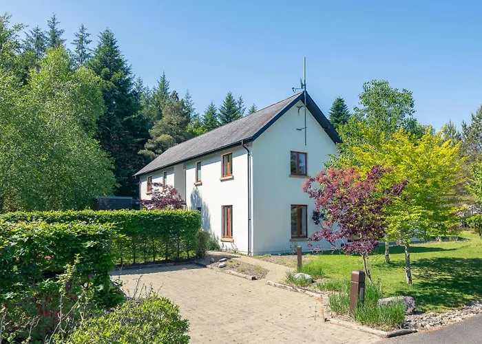 Large Kenmare Home Sleeping 10. Free Use Of Pool
