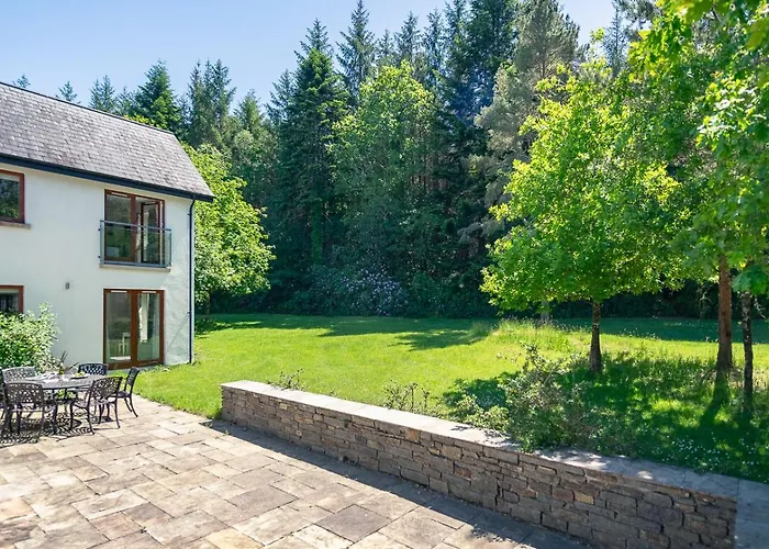 Large Kenmare Home Sleeping 10. Free Use Of Pool