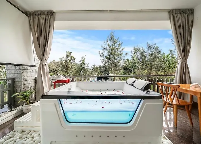 Miami - Private Jaccuzzi Villa In Bangalore Denkanikottai
