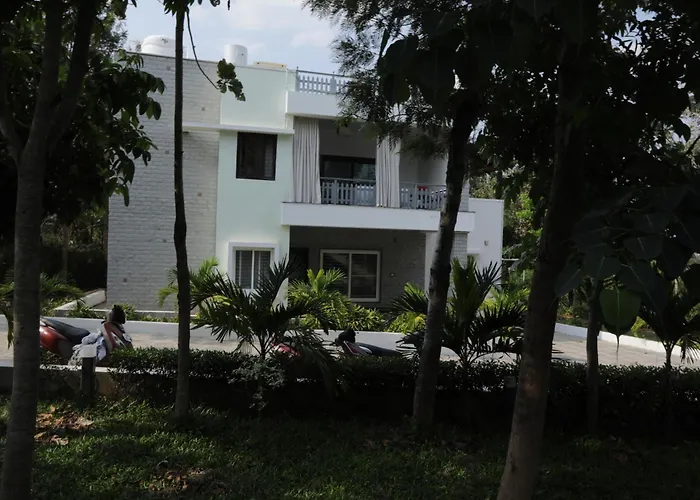 Miami - Private Jaccuzzi Villa In Bangalore Denkanikottai