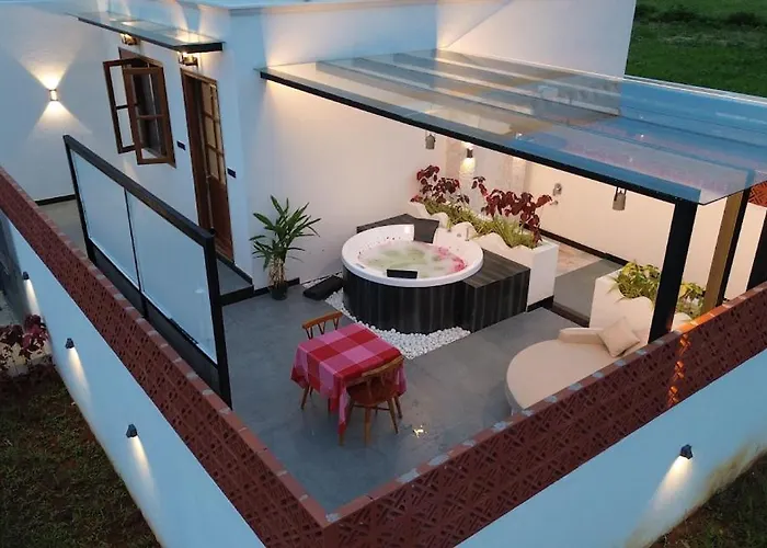 Romantic Jacuzzi Villa In Bangalore - Juliet Vista Denkanikottai