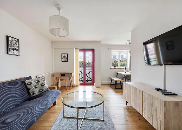 Ferienwohnung East London Waterfront 2 Bed Flat With Jacuzzi Tub