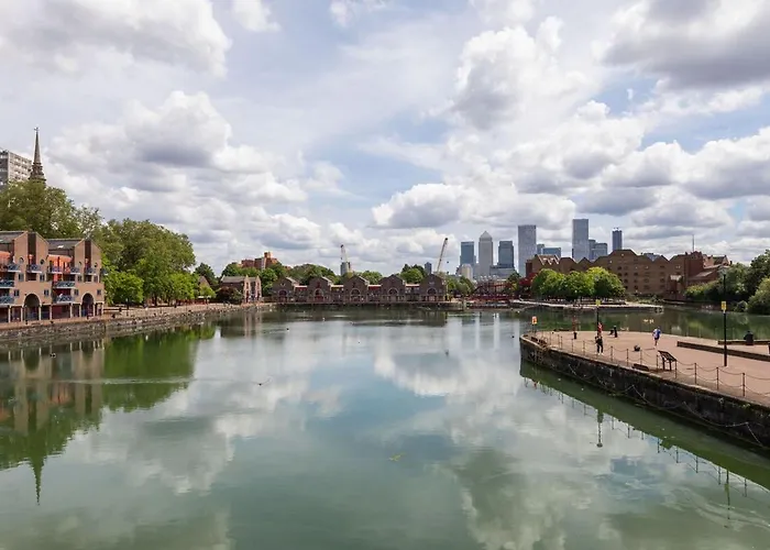 Ferienwohnung East London Waterfront 2 Bed Flat With Jacuzzi Tub