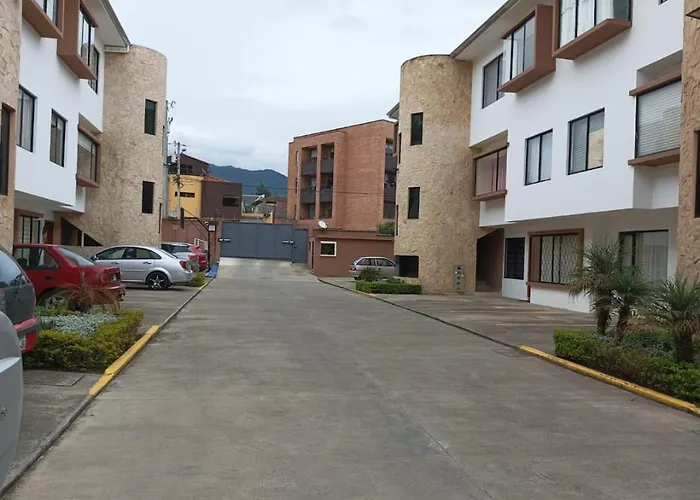 Ferienwohnung Departamento Con Jacuzzi Y Patio Cuenca