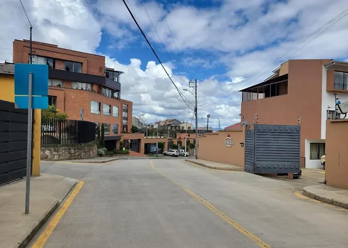 Ferienwohnung Departamento Con Jacuzzi Y Patio Cuenca