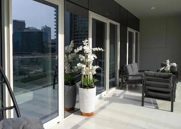 Business Bay 2 Bedroom With Burj Khalifa Views Dubai