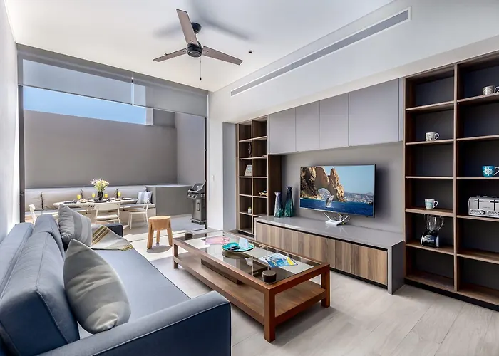 2 Bedroom Cabo Marina Walk To Beach & Private Jacuzzi Cabo San Lucas