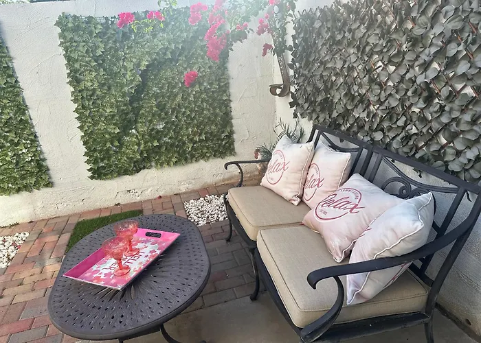 Western Themed Old Town Scottsdale Condo With King Bed And Community Pool