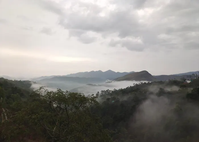 Robin'S Paradise Vagamon