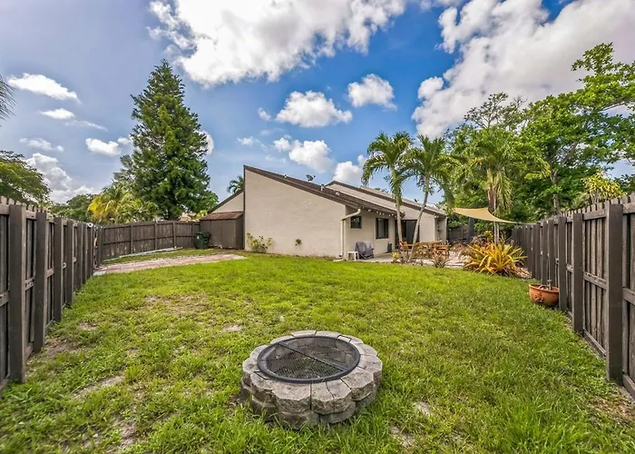 New Pool Home With King Bed Mins To Hospital And Beach Fort Lauderdale
