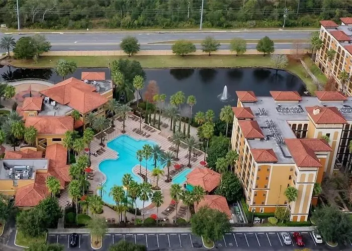 4Travel Club -Two & Three Bed Rooms Condo Resort-Free Parking & Shuttle To Parks Orlando