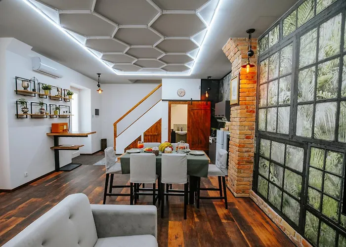 Ferienwohnung The Loft Esztergom - Koezponti Privat Haz, Wellness