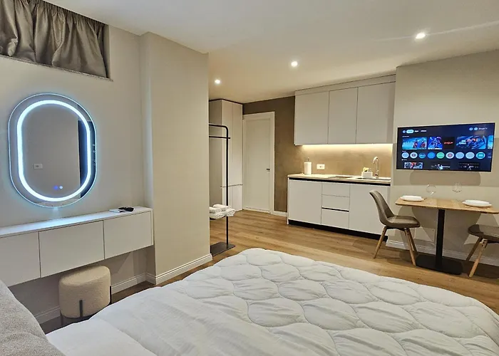 Ferienwohnung Jacuzzi Living Tirana Center 3