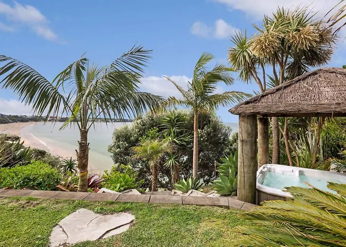 Takapuna Clifftop With Pool And Hot Tub Auckland