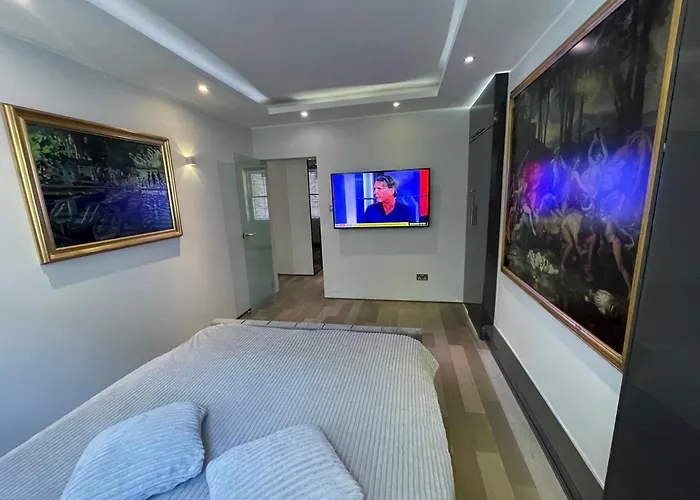 Covent Garden Two Bedroom Flat London
