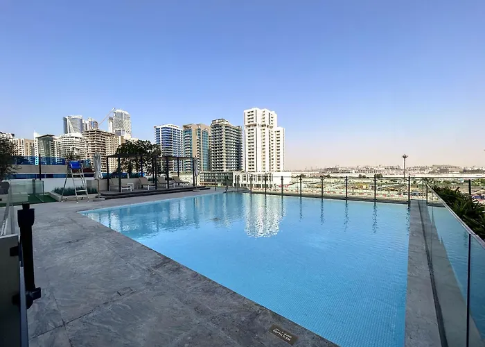 Ferienwohnung Blvd Retreat - Luxury Oasis With Private Jacuzzi And Iconic Burj Khalifa Views Dubai
