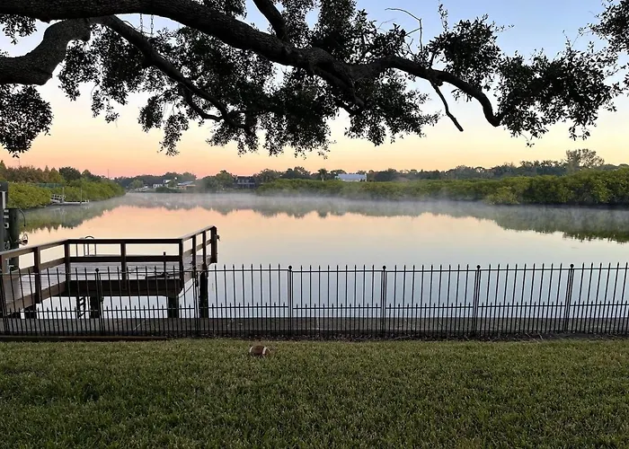Villa Waterfront Private Dock 4Br 2 Bath Kayaks And Hot Tub Clearwater