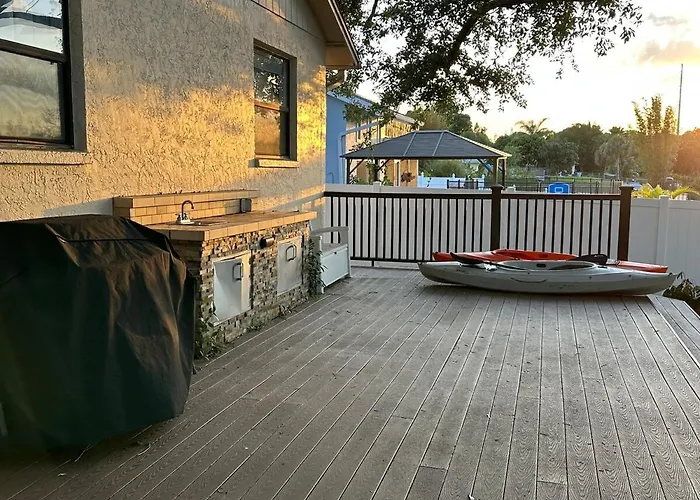 Villa Waterfront Private Dock 4Br 2 Bath Kayaks And Hot Tub Clearwater
