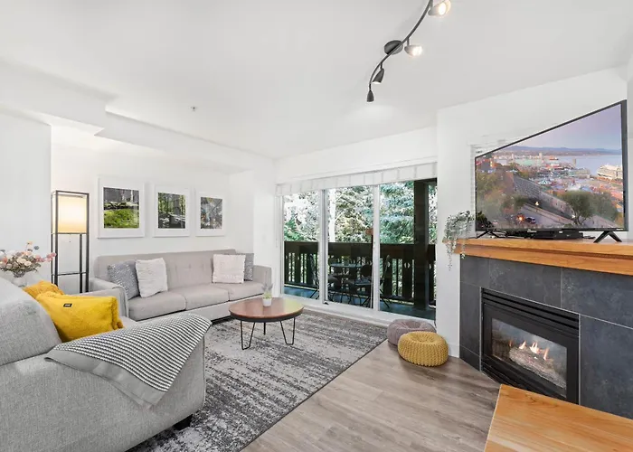 3Br In Lagoons, King Bed, Private Balcony, Village Location, Parking Whistler