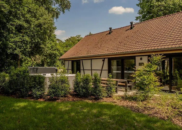 Villa Lodge With Jacuzzi | 8 People Heusden-Zolder
