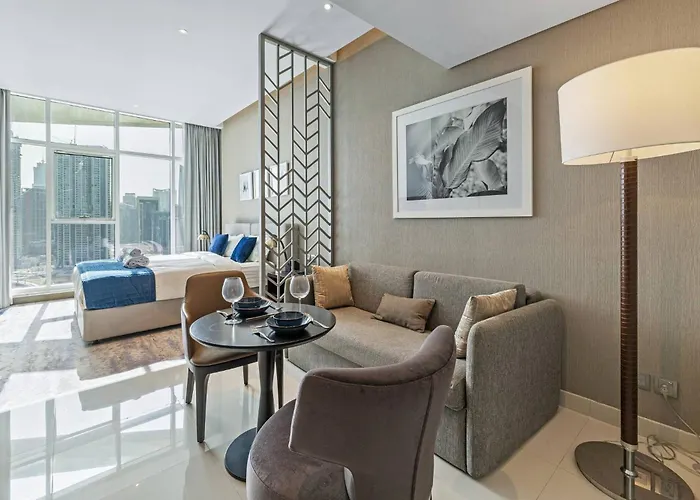 BLVD - Stunning Canal View - 5 Minutes from Burj Khalifa Dubai