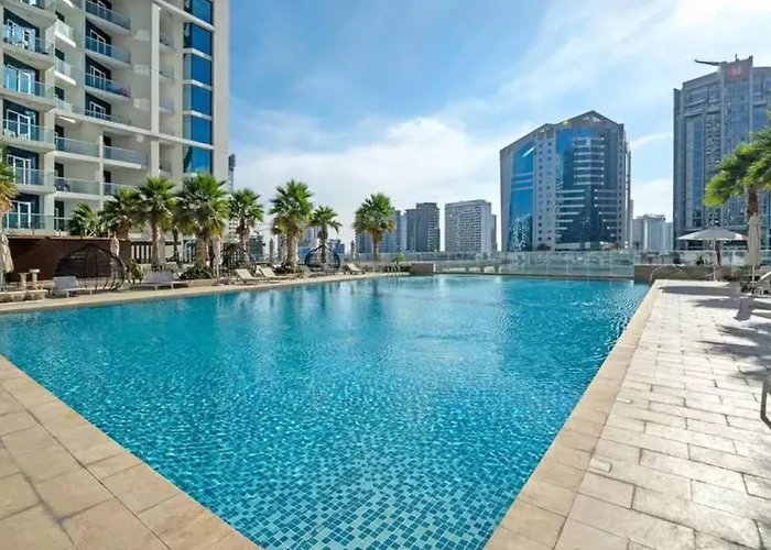 BLVD - Stunning Canal View - 5 Minutes from Burj Khalifa Dubai