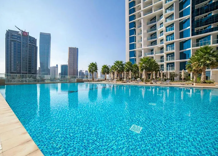 BLVD - Stunning Canal View - 5 Minutes from Burj Khalifa Dubai