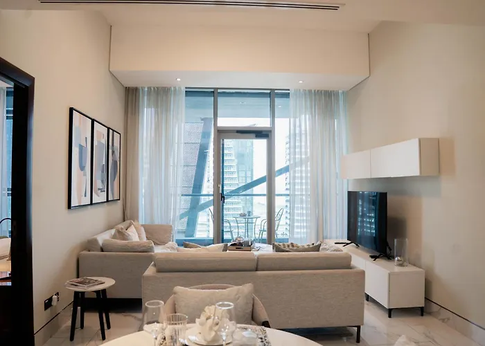 Experience Modern Comforts Near Iconic Dubai Mall And Burj Khalifa