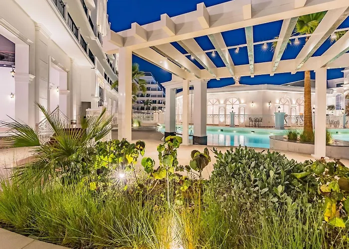 Ferienwohnung Arjan 1br Near Miracle Garden Pool&Parking Dubai