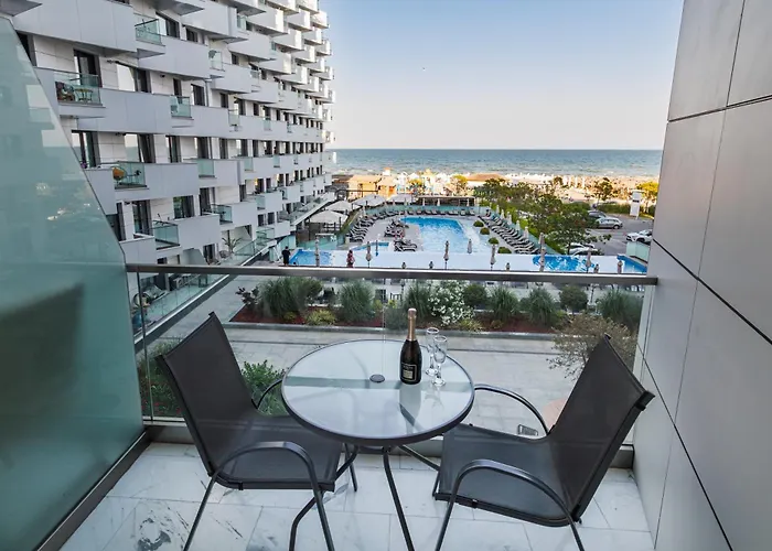 Two Seaview Studio - Infinity Pool & Spa Resort Năvodari