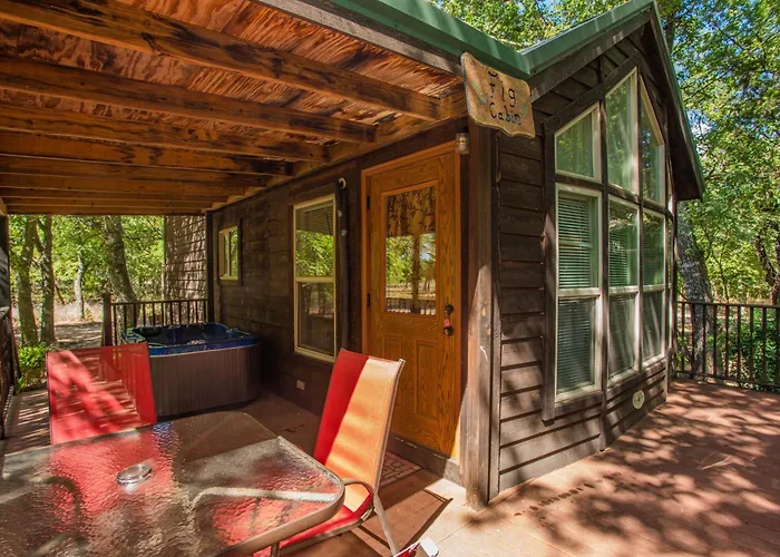 Mendelbaum - Fig Cabin Fredericksburg