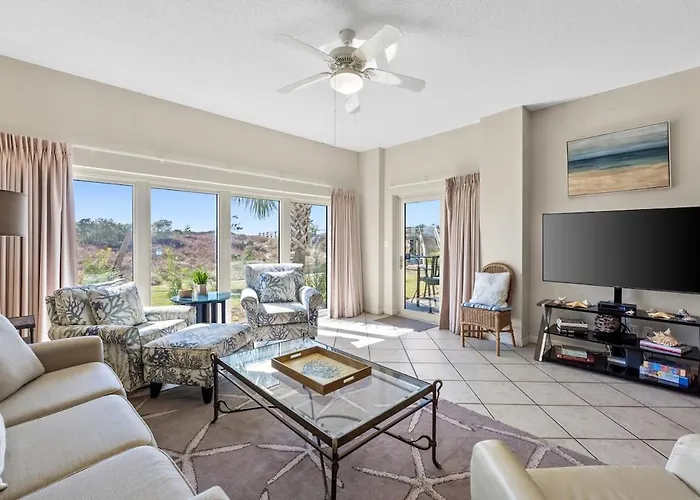 Beach Daze - Beach Manor 113 Ground Floor Condo, Sleeps 6 Steps To Beach Pool, Sauna & More! Destin