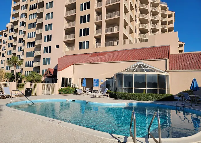 Beach Daze - Beach Manor 113 Ground Floor Condo, Sleeps 6 Steps To Beach Pool, Sauna & More! Destin