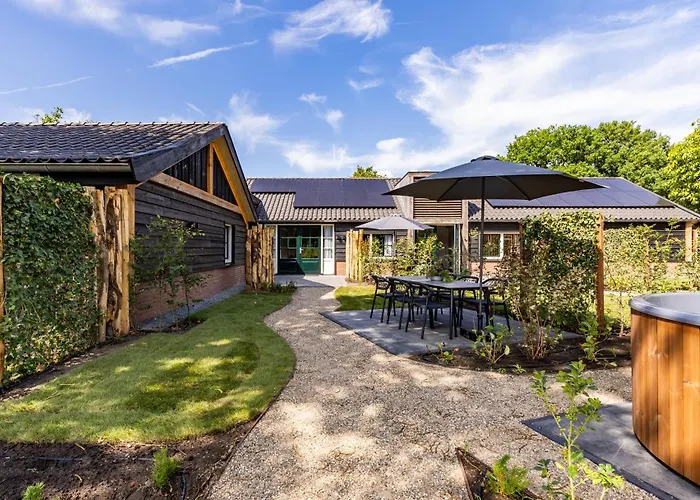 Valkse Hoeve mit Hottub | 6 Personen Otterlo