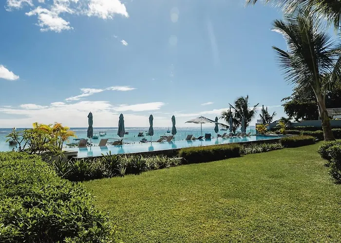 Obiches Penthouse C1 Beachfront Complex Trou aux Biches