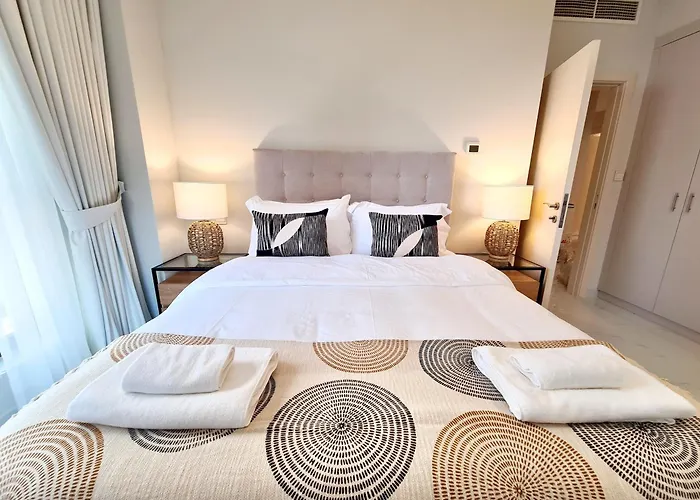 Sunrise Homes - Beautifully Upgraded 3Br Near To Beach Dubai