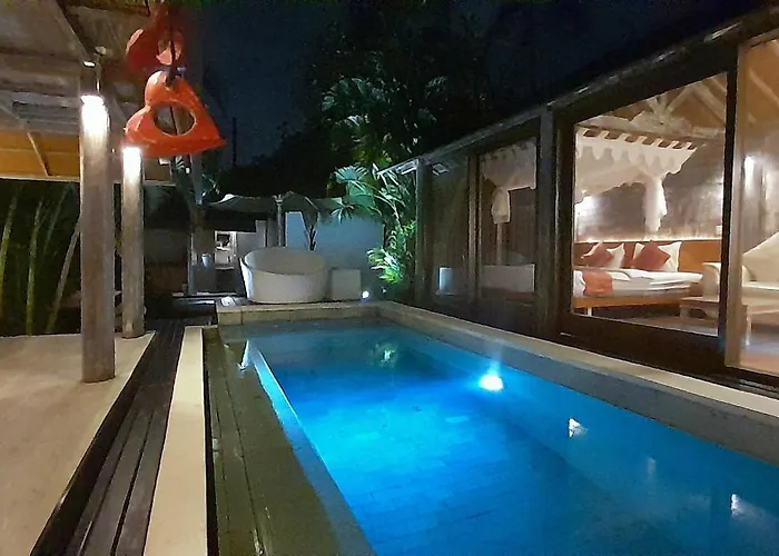 Promo! Private Vacation Rental Villa Pool & Jacuzzi, 4 Bedrooms Seminyak