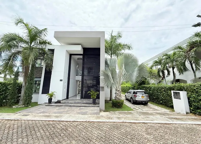 Casa Con Piscina Y Bbq En Lagos Del Penon Girardot